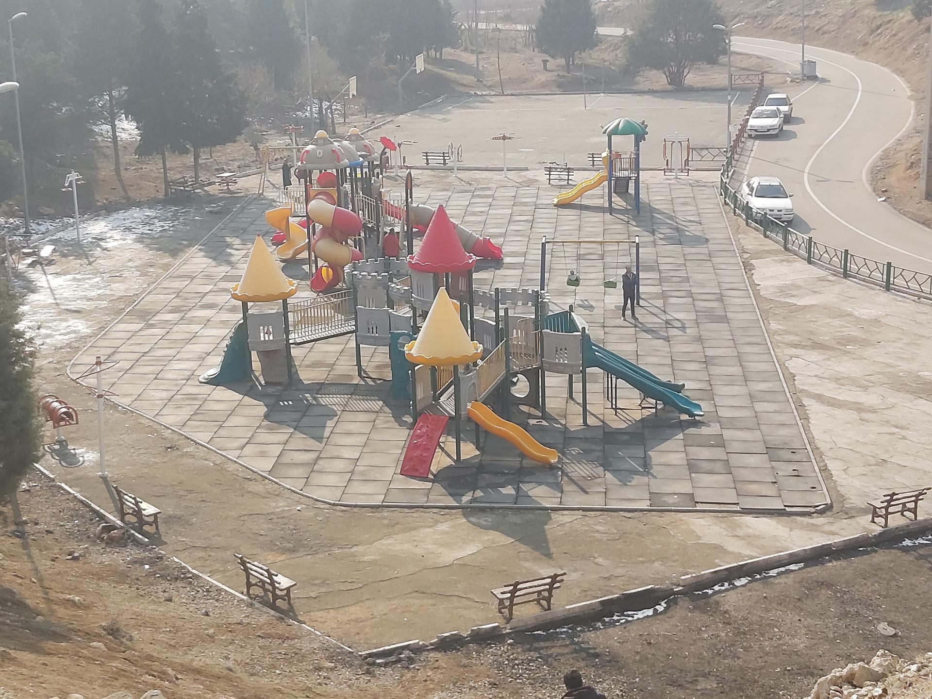 عکس زمین بازی کودکان