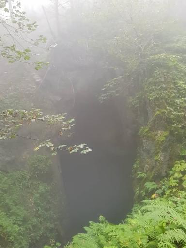 عکس غار آویشو