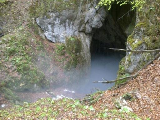 عکس غار آویشو