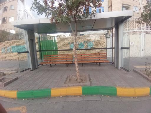 عکس ایستگاه اتوبوس پیروزی 73