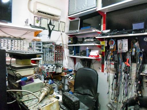 عکس تعمیرات لوازم صوتی و تصویری عصر الکترونیک