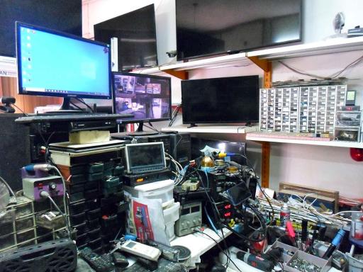 عکس تعمیرات لوازم صوتی و تصویری عصر الکترونیک