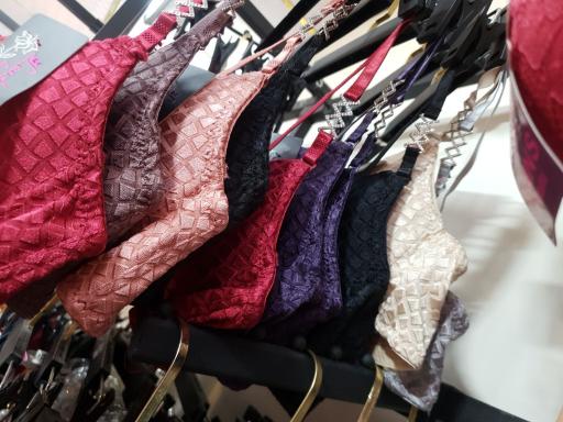 عکس پوشاک لباس زیر لارا