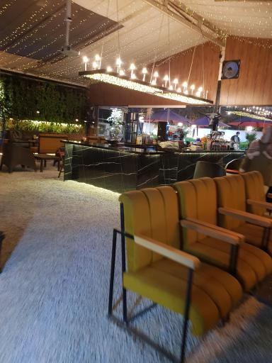 عکس کافه رستوران ماکسیم