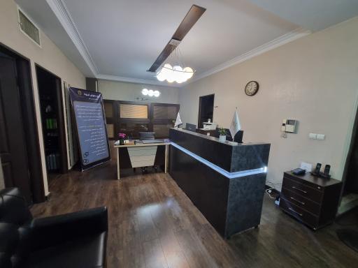 عکس دفتر وکالت محمد یونسی (گروه حقوقی فینولا)