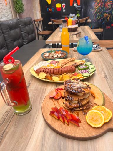 عکس کافی شاپ بیست بیست