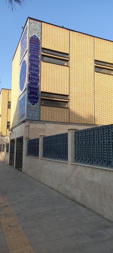 عکس هنرستان فنی فوادالفنون