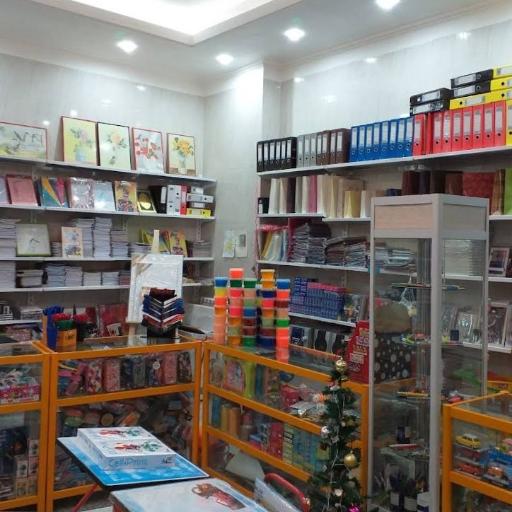 عکس فروشگاه لوازم تحریر رنگین کمان مدادها