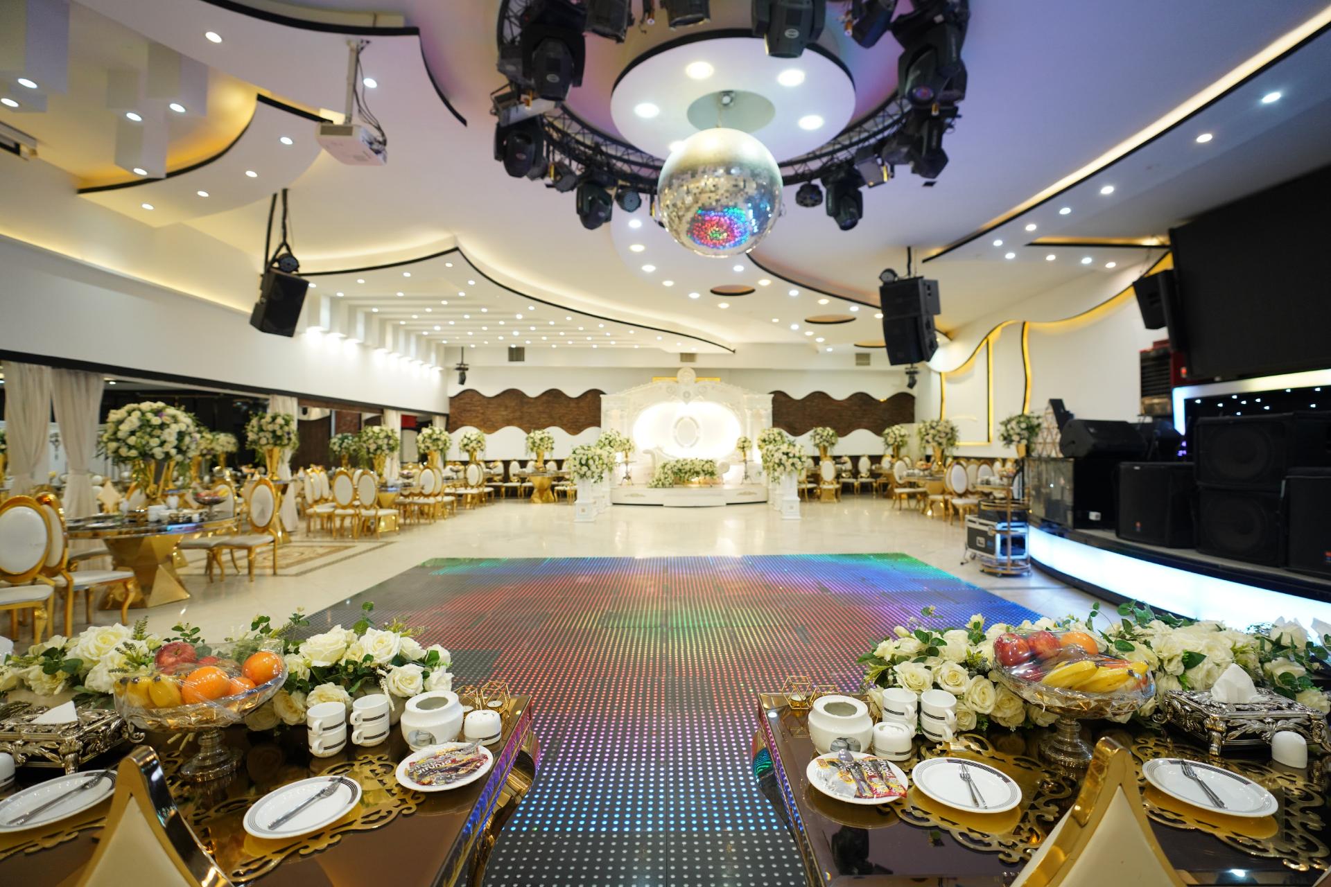 عکس باغ تالار آبشار