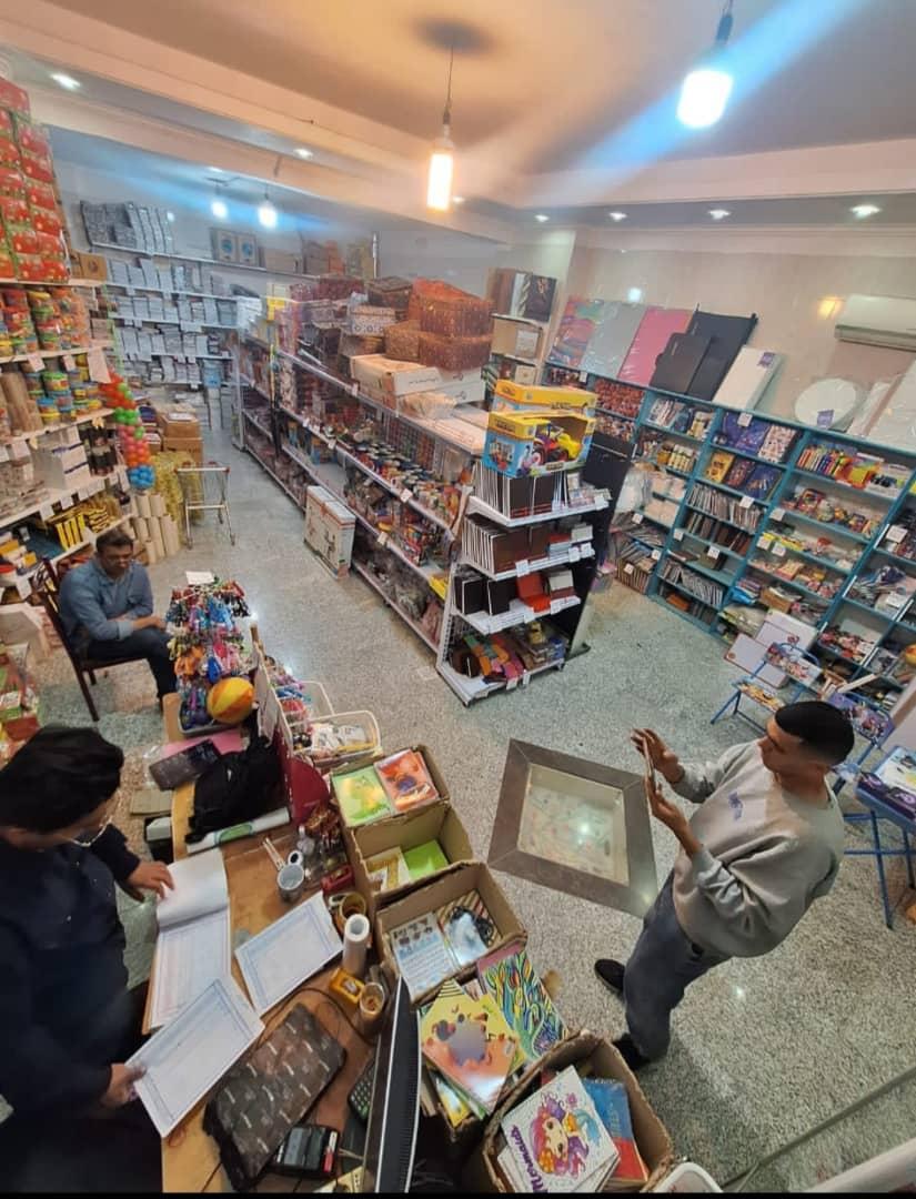 عکس فروشگاه لوازم تحریر رنگین کمان مدادها