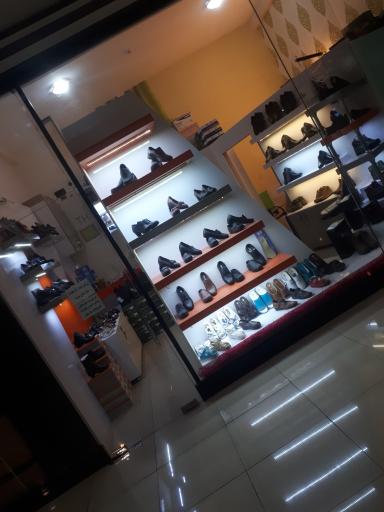 عکس دفتر مرکزی تولیدی کفش خزر تبریز