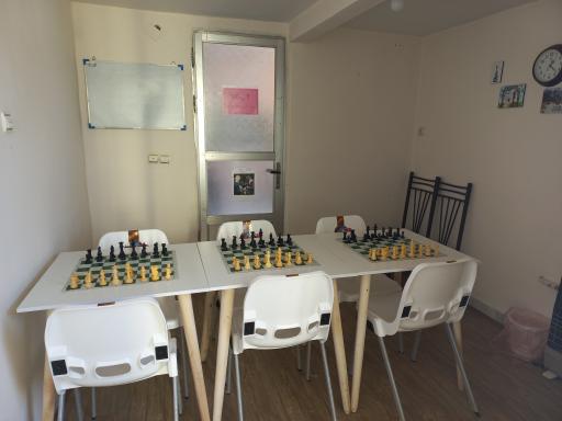 عکس باشگاه شطرنج ذهن برتر 