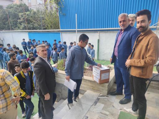 عکس دبیرستان تمام هوشمند کوشیار