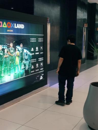 عکس گیم‌نت پی اس لند 