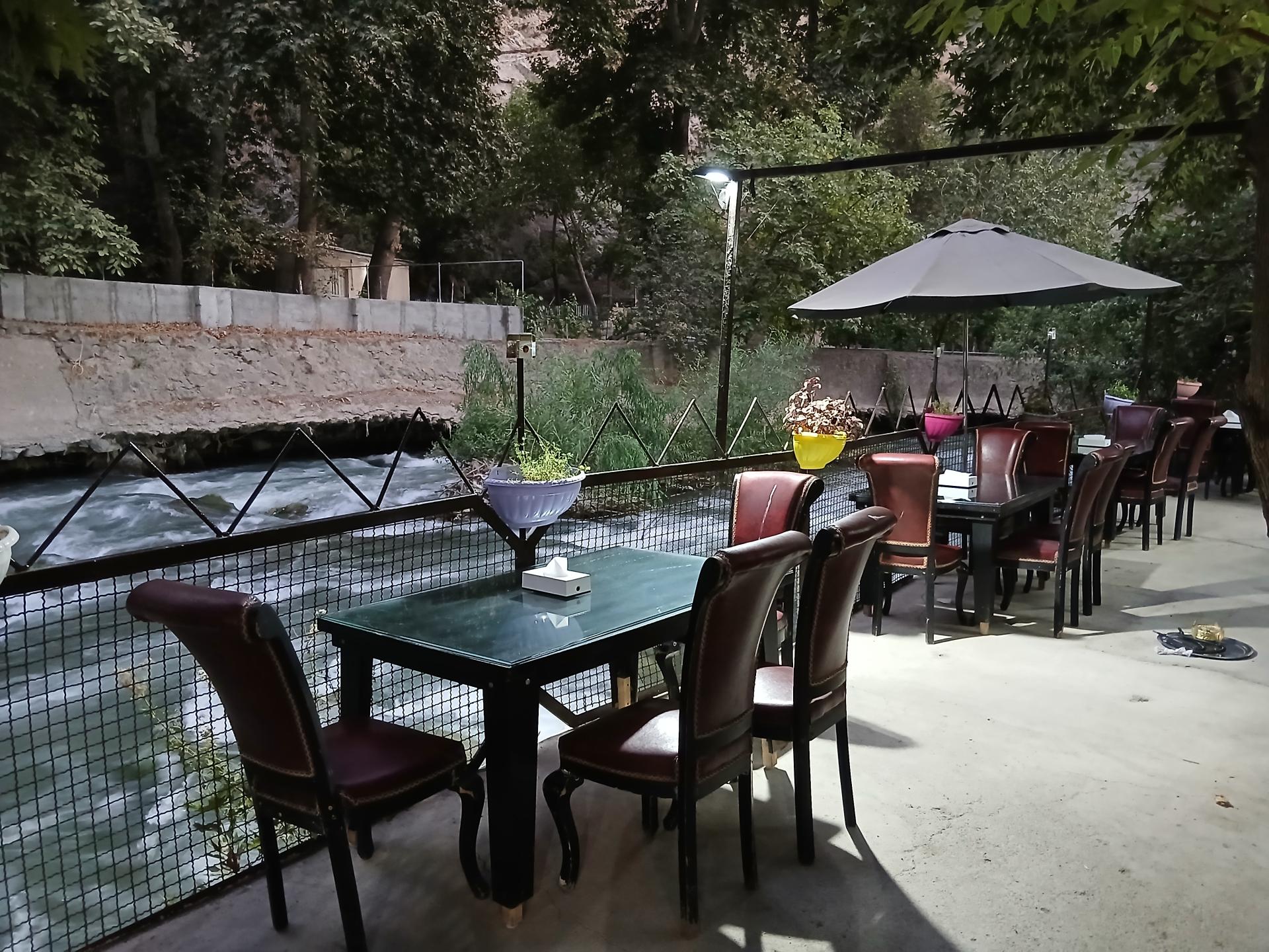 عکس رستوران شب نشین