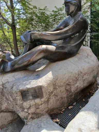 عکس مجسمه سنگی