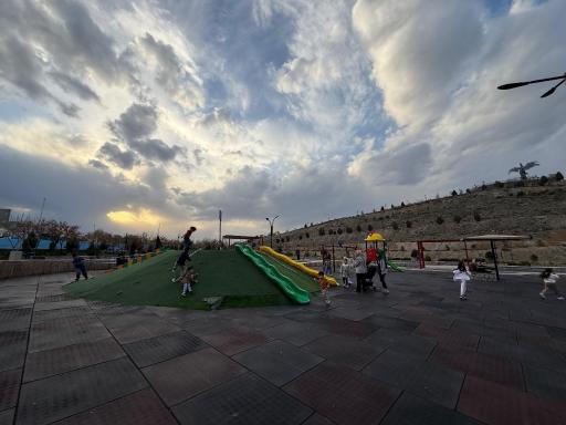 عکس زمین بازی کودکان