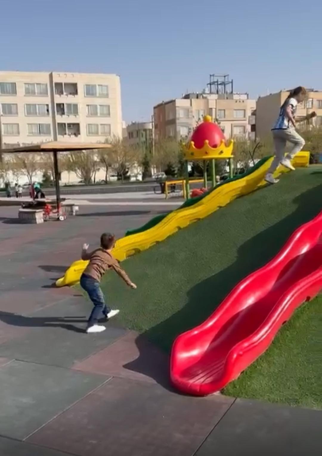 عکس زمین بازی کودکان