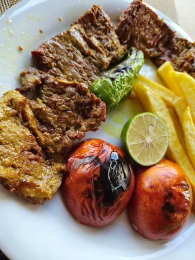 عکس رستوران قاشق طلایی 