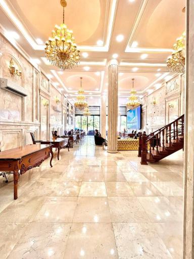 عکس مشاورین املاک پارک ویلا