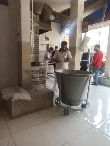 عکس نانوایی سنگگ زرین