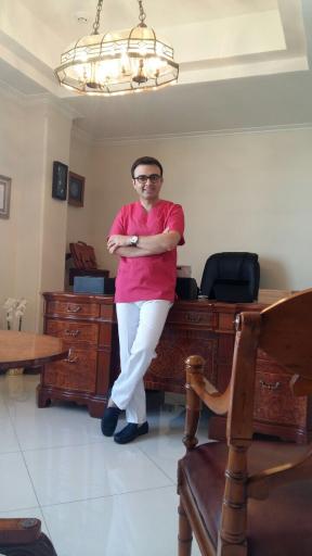عکس مطب دکتر علی اخلاصی متخصص پوست و مو