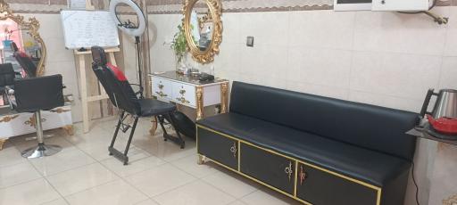 سالن زیبایی رستا باقری 