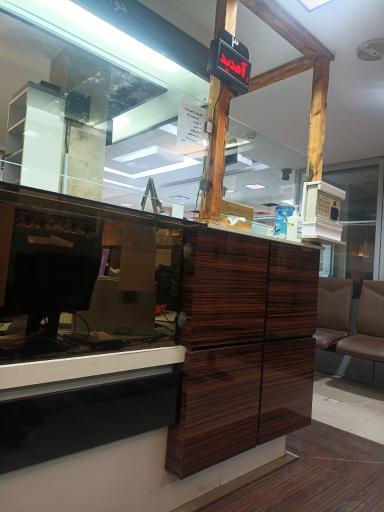 عکس آزمایشگاه دانش