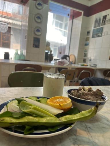 عکس غذاخوری ضیافت 