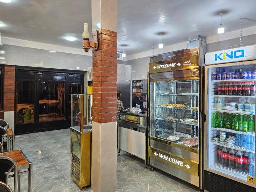 عکس کبابی کمال خان