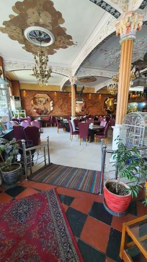 عکس رستوران لاله صحرا