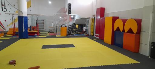 عکس باشگاه نیرو نشاط