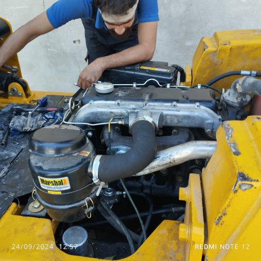 عکس تعمیرکاران لیفتراک