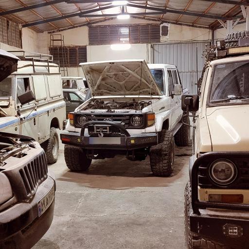 عکس تعمیرگاه تخصصی تویوتا نیسان ایران آفرود