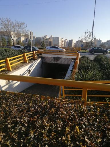 عکس زیرگذر عابر پیاده
