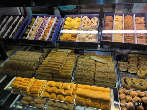 عکس نان و شیرینی ماری