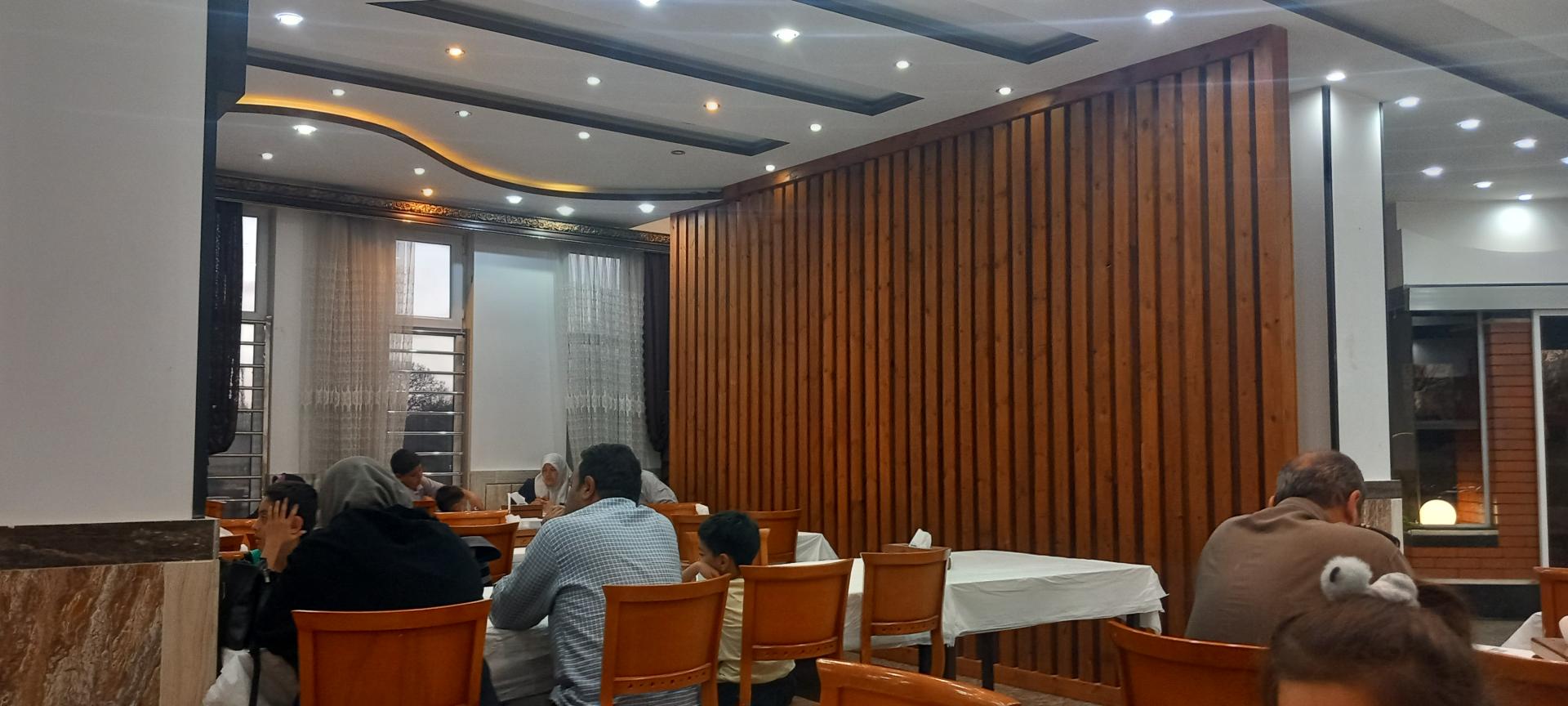 عکس رستوران یاس