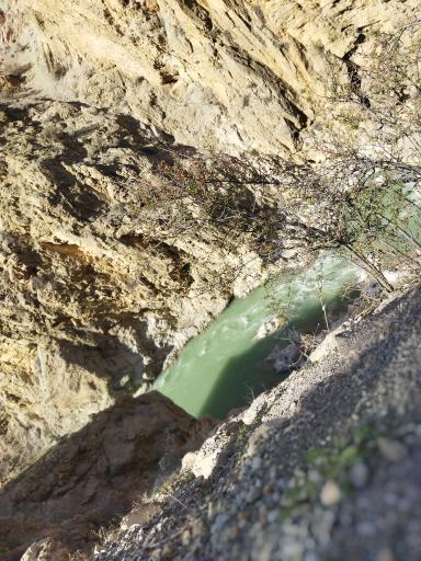 عکس آبشار آب ملخ (تخت سلیمان)