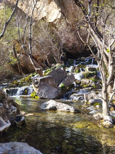 عکس آبشار آب ملخ (تخت سلیمان)