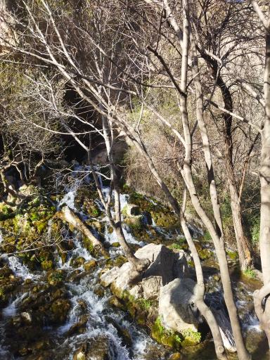 عکس آبشار آب ملخ (تخت سلیمان)