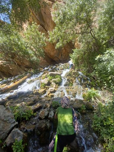 عکس آبشار آب ملخ (تخت سلیمان)