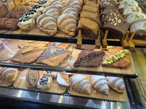 عکس نان و شیرینی ماری