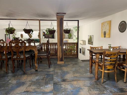 عکس رستوران سنتی می جان