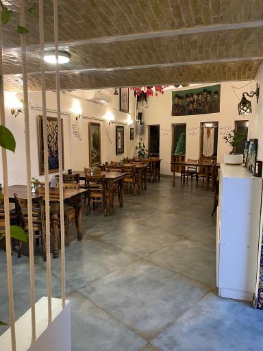 عکس رستوران سنتی می جان