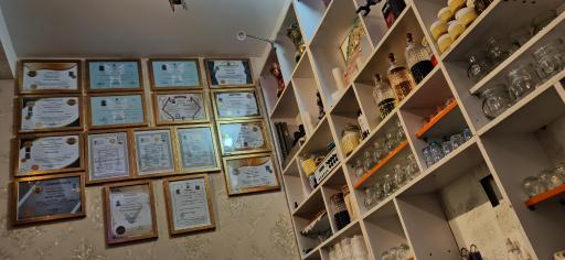 عکس مرکز طب سنتی ایرانی فرزین