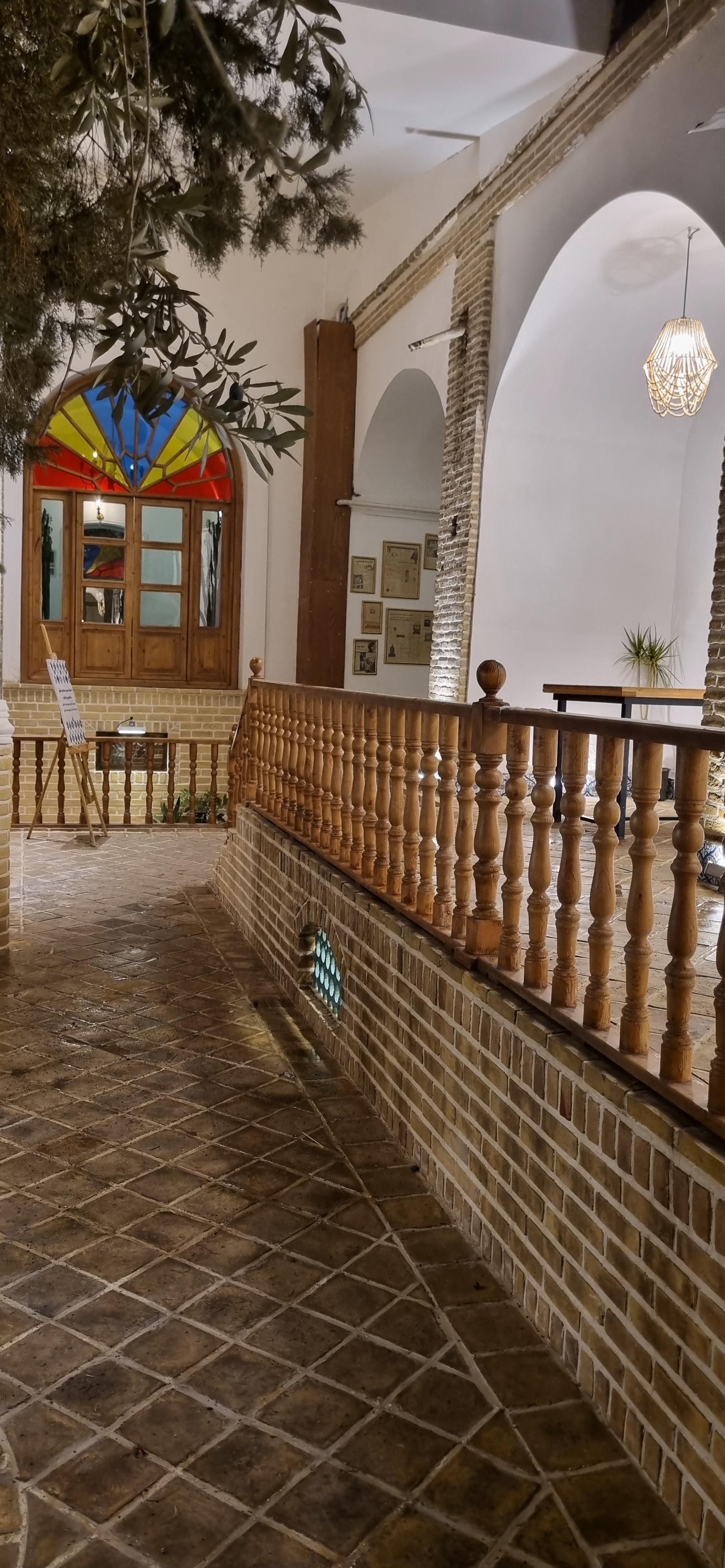 عکس عمارت صالحی