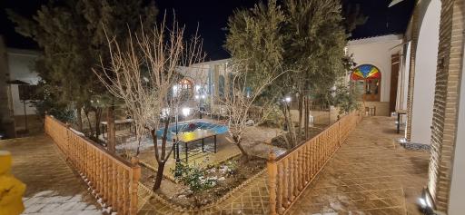 عکس عمارت صالحی