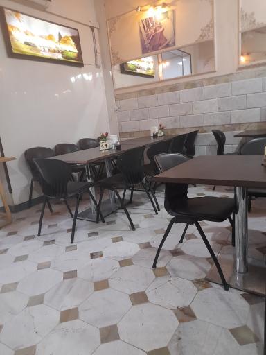 عکس رستوران لاله صحرا