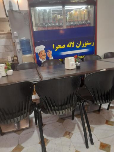 عکس رستوران لاله صحرا