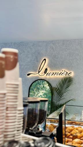 عکس کافه لومییر 